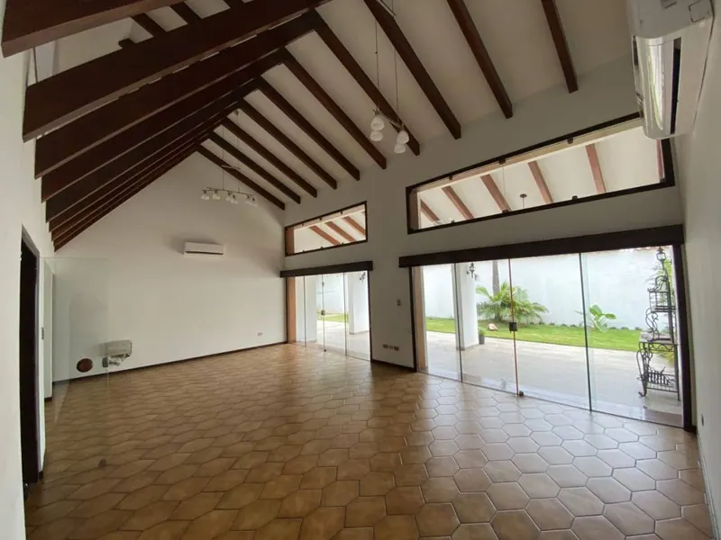 Casa de 2 plantas en venta en Urbarí, 2do anillo, 620 m²: foto 14 de 32