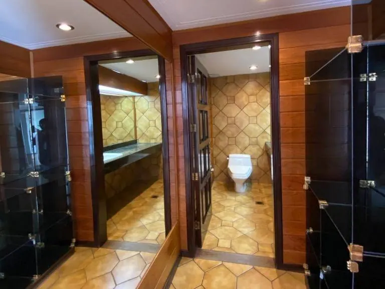 Casa de 2 plantas en venta en Urbarí, 2do anillo, 620 m²: foto 19 de 32