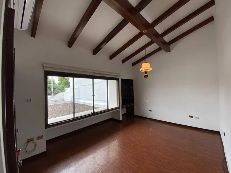 Casa de 2 plantas en venta en Urbarí, 2do anillo, 620 m²: foto 23 de 32