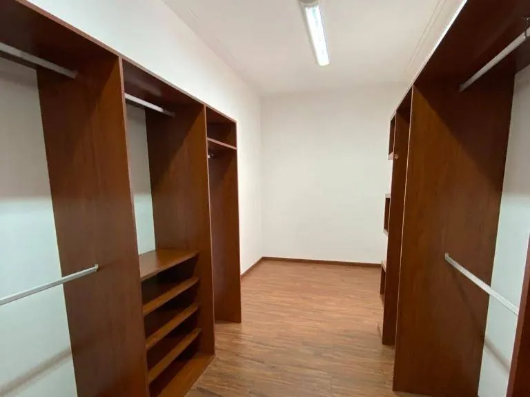 Casa de 2 plantas en venta en Urbarí, 2do anillo, 620 m²: foto 29 de 32