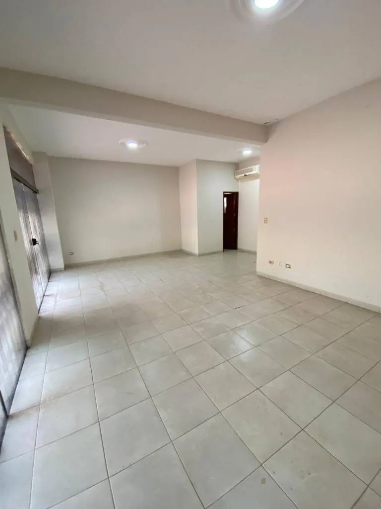 Two-story house for sale on the 7th Ring and Av. Banzer: foto 2 de 13