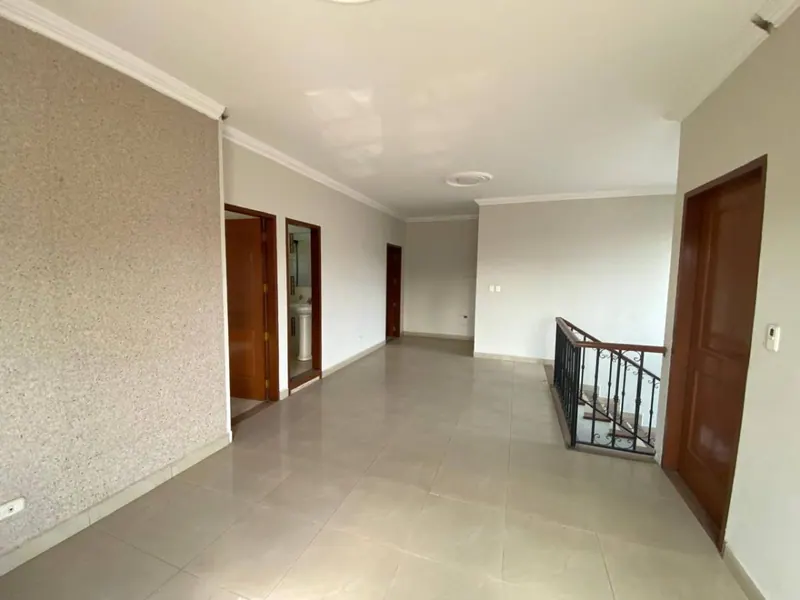 Two-story house for sale on the 7th Ring and Av. Banzer: foto 4 de 13