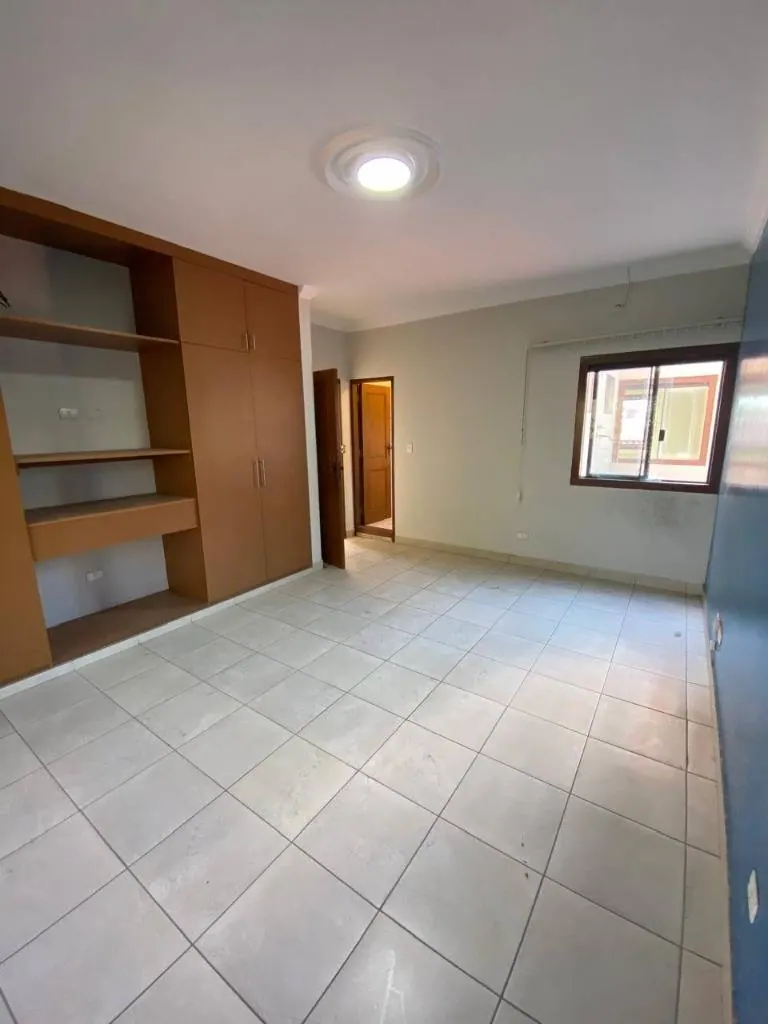 Two-story house for sale on the 7th Ring and Av. Banzer: foto 5 de 13