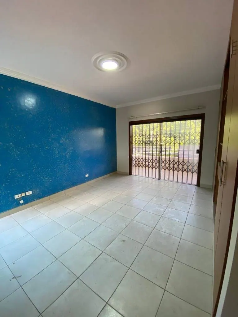 Two-story house for sale on the 7th Ring and Av. Banzer: foto 6 de 13