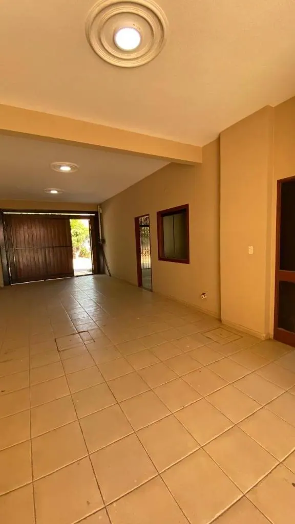Two-story house for sale on the 7th Ring and Av. Banzer: foto 11 de 13