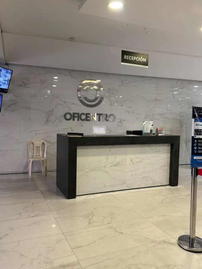 Oficina de 24,96 m² en venta en el edificio Oficentro, Centro
