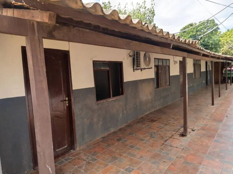 Casa de uso comercial con 4 departamentos en venta en la Zona Este: foto 5 de 8