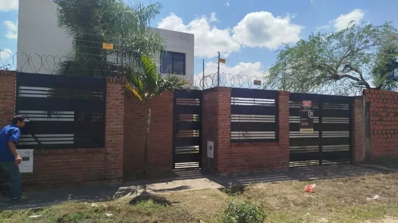 Casa con 2 departamentos independientes en venta en la Zona Este