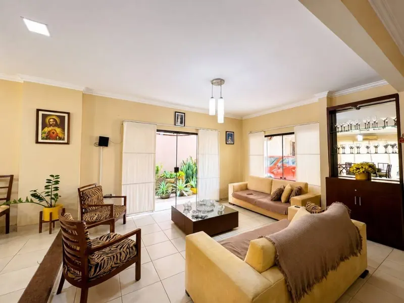 Casa de 4 dormitorios en venta en la Zona Norte, av. Paragua: foto 5 de 19