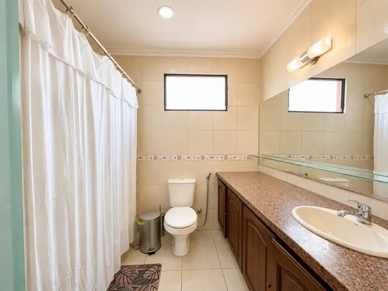 Casa de 4 dormitorios en venta en la Zona Norte, av. Paragua: foto 13 de 19