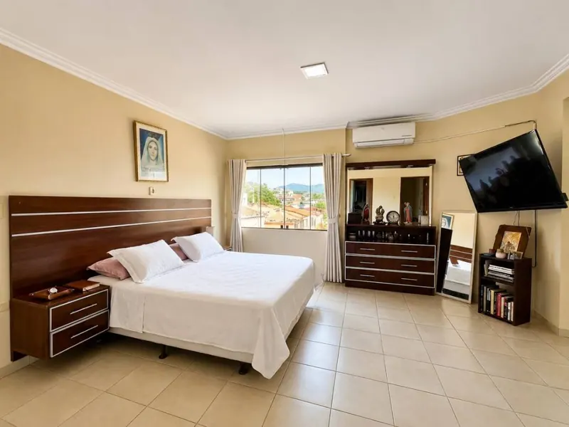 Casa de 4 dormitorios en venta en la Zona Norte, av. Paragua: foto 17 de 19