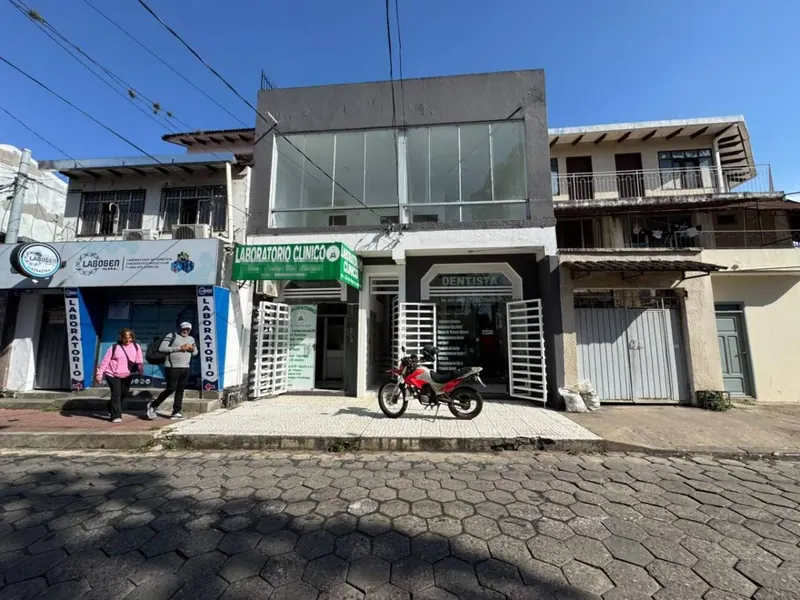 House for rent downtown, suitable for medical offices: foto 2 de 11
