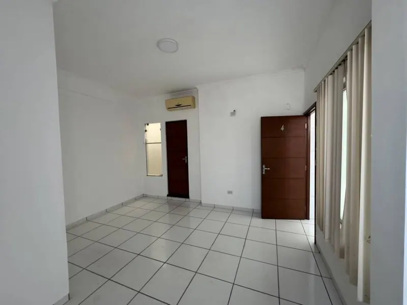 House for rent downtown, suitable for medical offices: foto 8 de 11