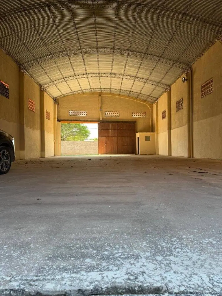 Galpón de 402 m² en venta en la Zona Este: foto 1 de 3