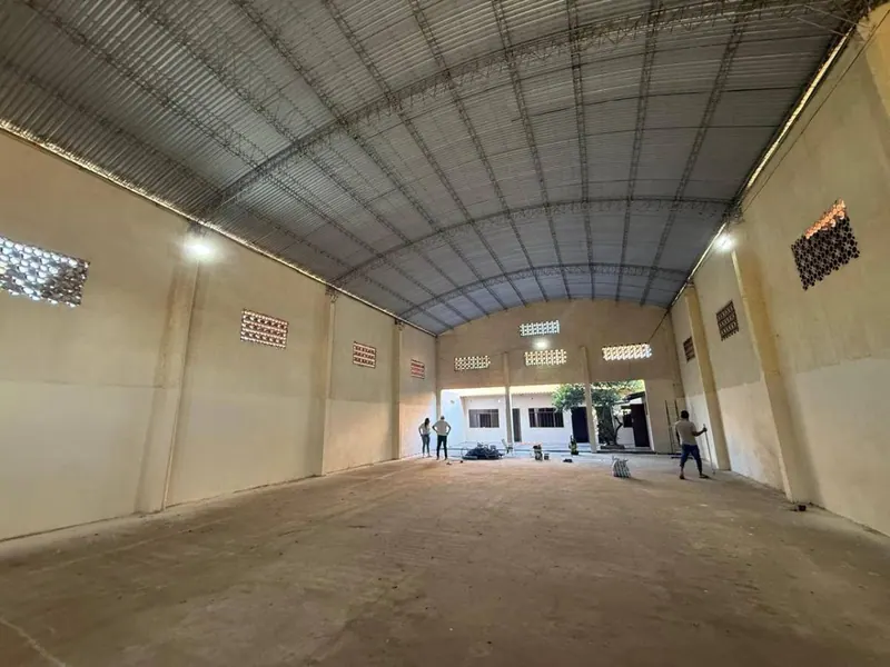 Galpón de 402 m² en venta en la Zona Este: foto 2 de 3