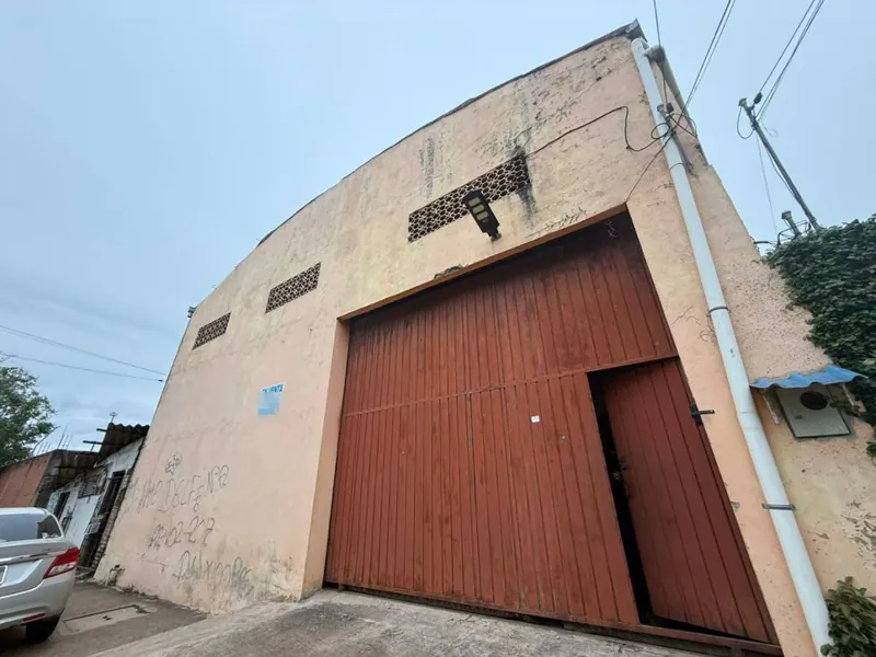 Galpón de 402 m² en venta en la Zona Este: foto 3 de 3