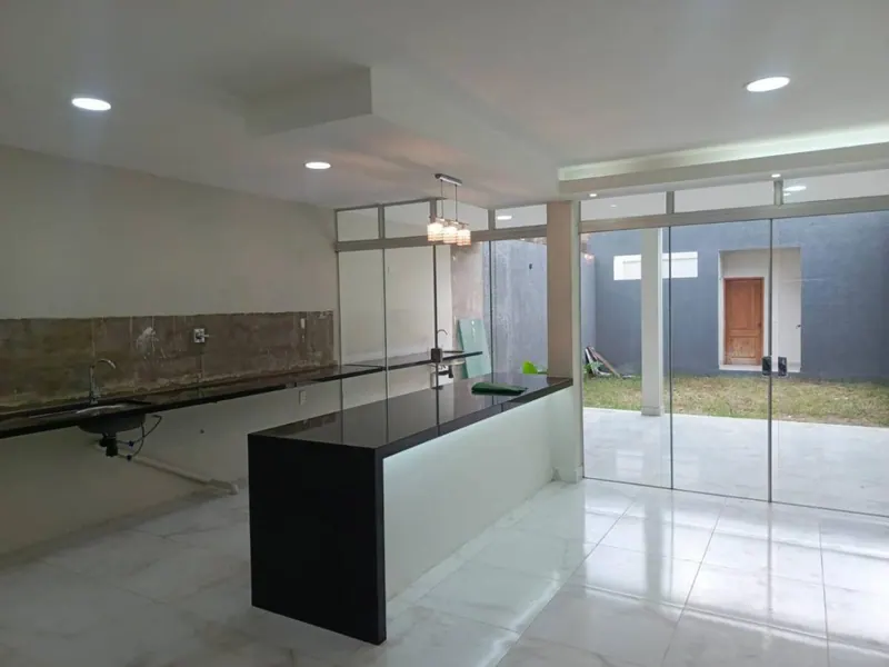 Casa de 3 dormitorios en venta en la Av. Olímpica, 6to anillo: foto 2 de 8