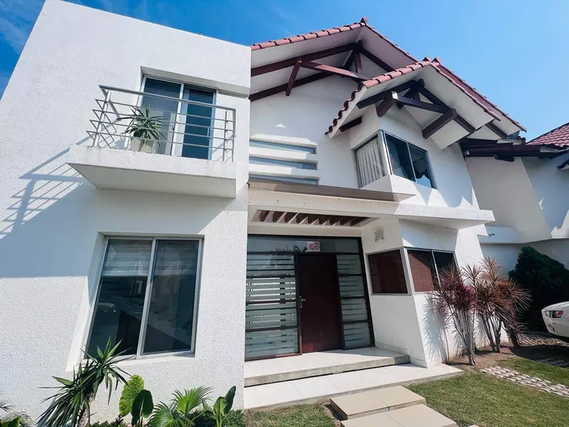Casa de 3 dormitorios en venta en el condominio Florencia, Zona Norte