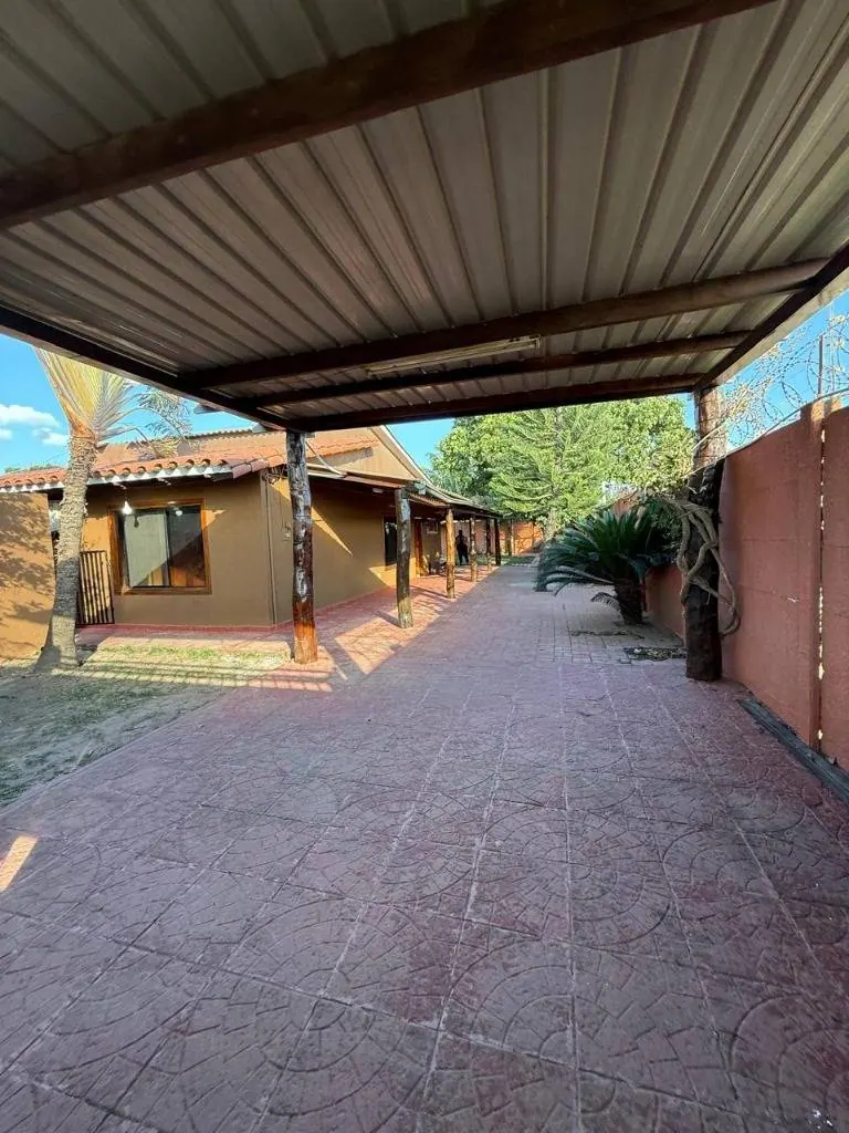 Casa de 3 dormitorios en venta en el barrio San Cayetano, Zona Este: foto 2 de 4