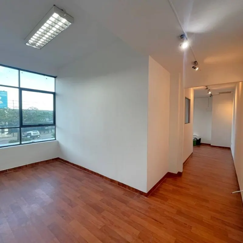 58.12 m² office for rent in Milenio building, North Zone: foto 2 de 7