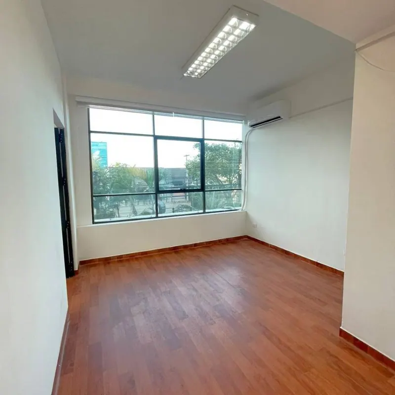 58.12 m² office for rent in Milenio building, North Zone: foto 3 de 7