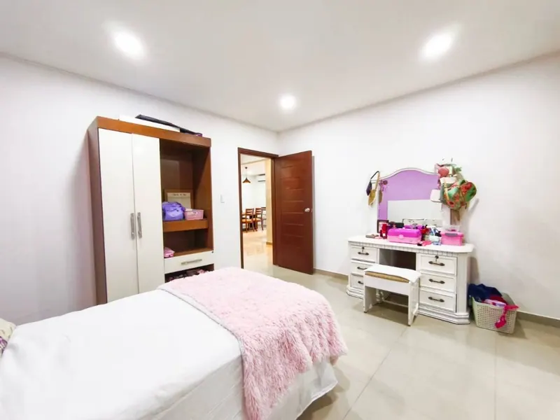 House with duplex apartment for sale in the North Zone, by Mainter: foto 10 de 13