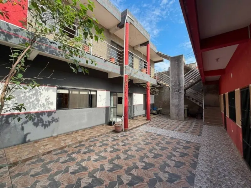 Edificio con 2 locales y 2 departamentos en venta en la Zona Sur: foto 1 de 15