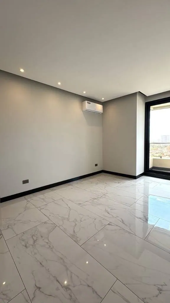 Departamento de 2 dormitorios en suite en venta en Equipetrol, 105 m²: foto 2 de 18