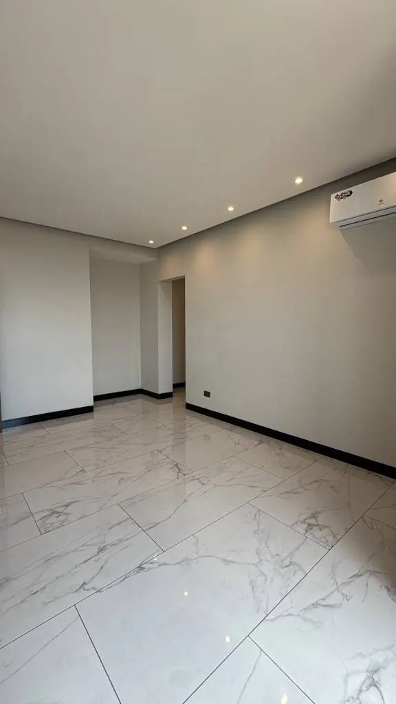 Departamento de 2 dormitorios en suite en venta en Equipetrol, 105 m²: foto 3 de 18