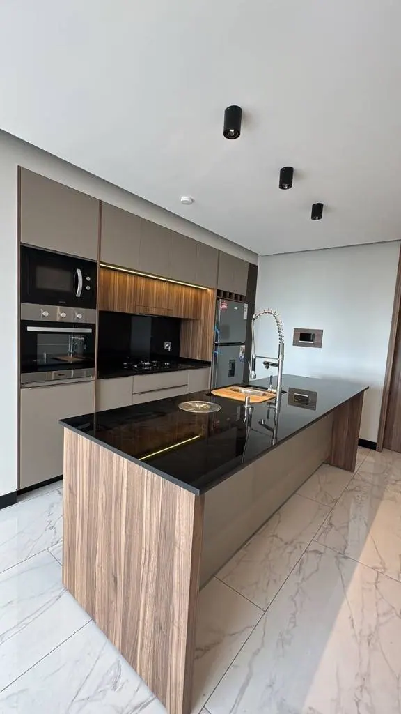 Departamento de 2 dormitorios en suite en venta en Equipetrol, 105 m²: foto 7 de 18