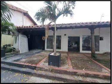 Terreno de 728,97 m² con tiendas comerciales en venta en el Centro