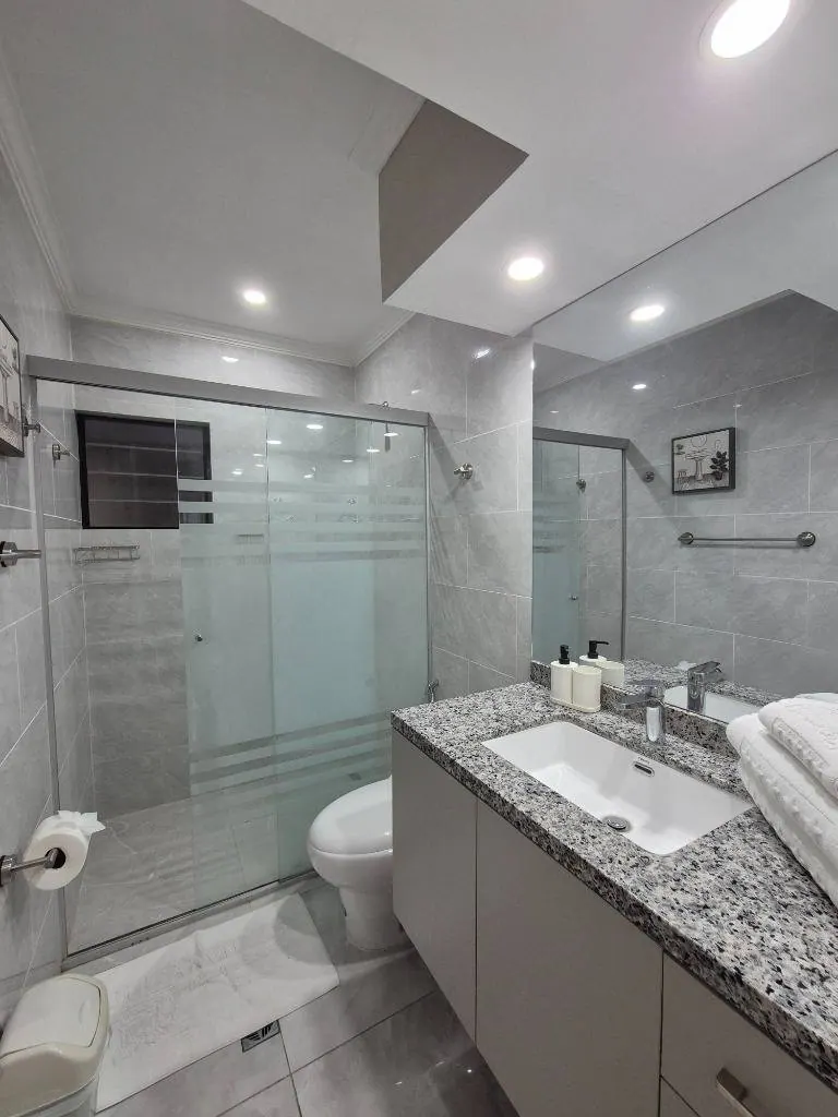 Furnished 2-bedroom apartment for sale in Buganvillas condo: foto 9 de 17