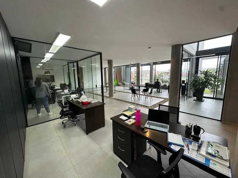 Oficina de 334 m² en alquiler sobre la avenida Internacional: foto 7 de 10