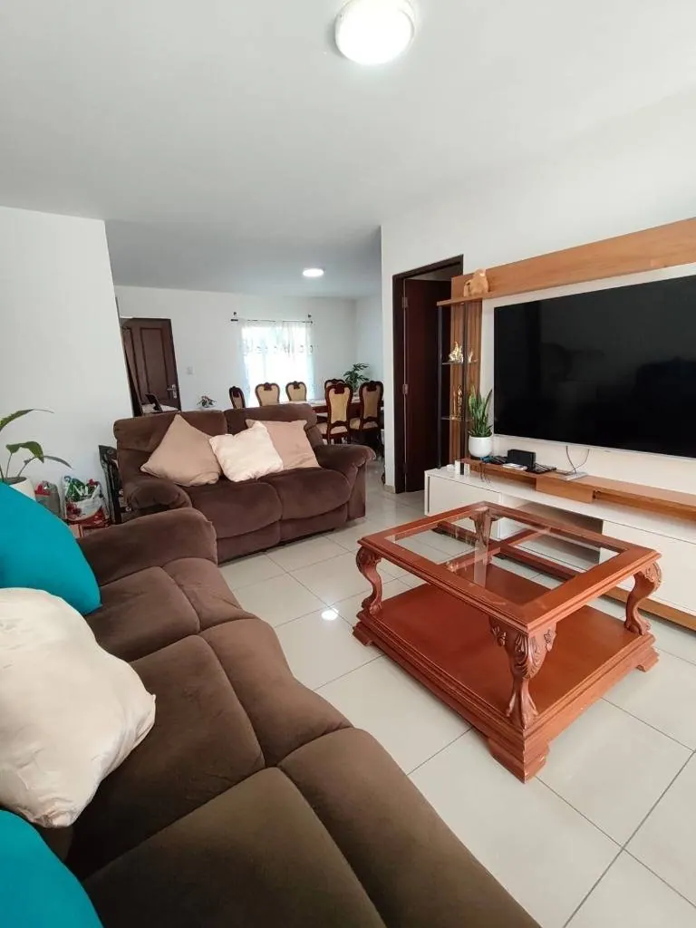 3-bedroom house for sale in the Sevilla Los Jardines gated community: foto 2 de 9