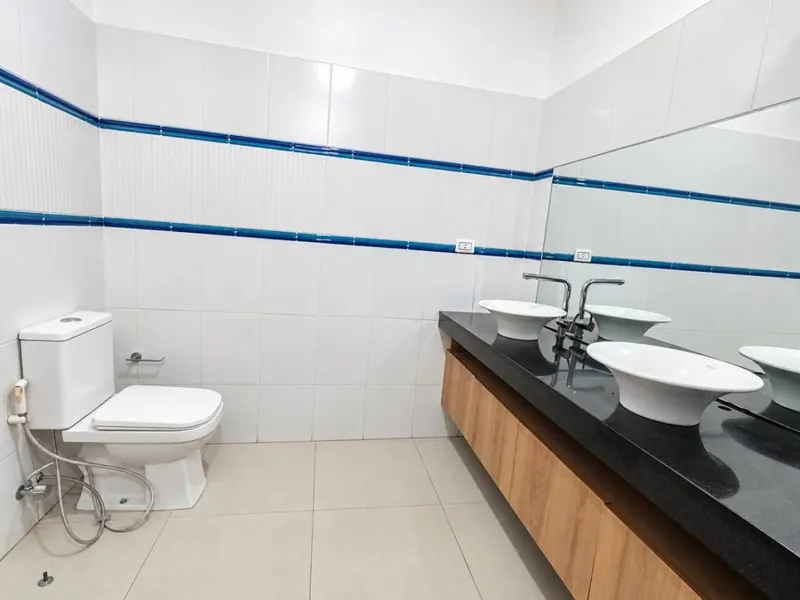 Casa con 2 departamentos independientes en venta en la Zona Este: foto 25 de 29
