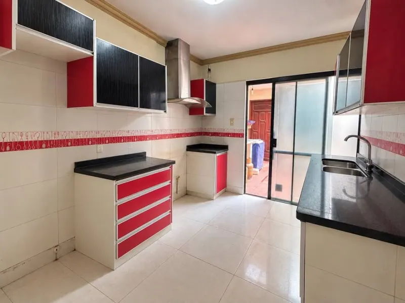 3-bedroom house for anticrético on Av. Banzer, North Zone: foto 11 de 30