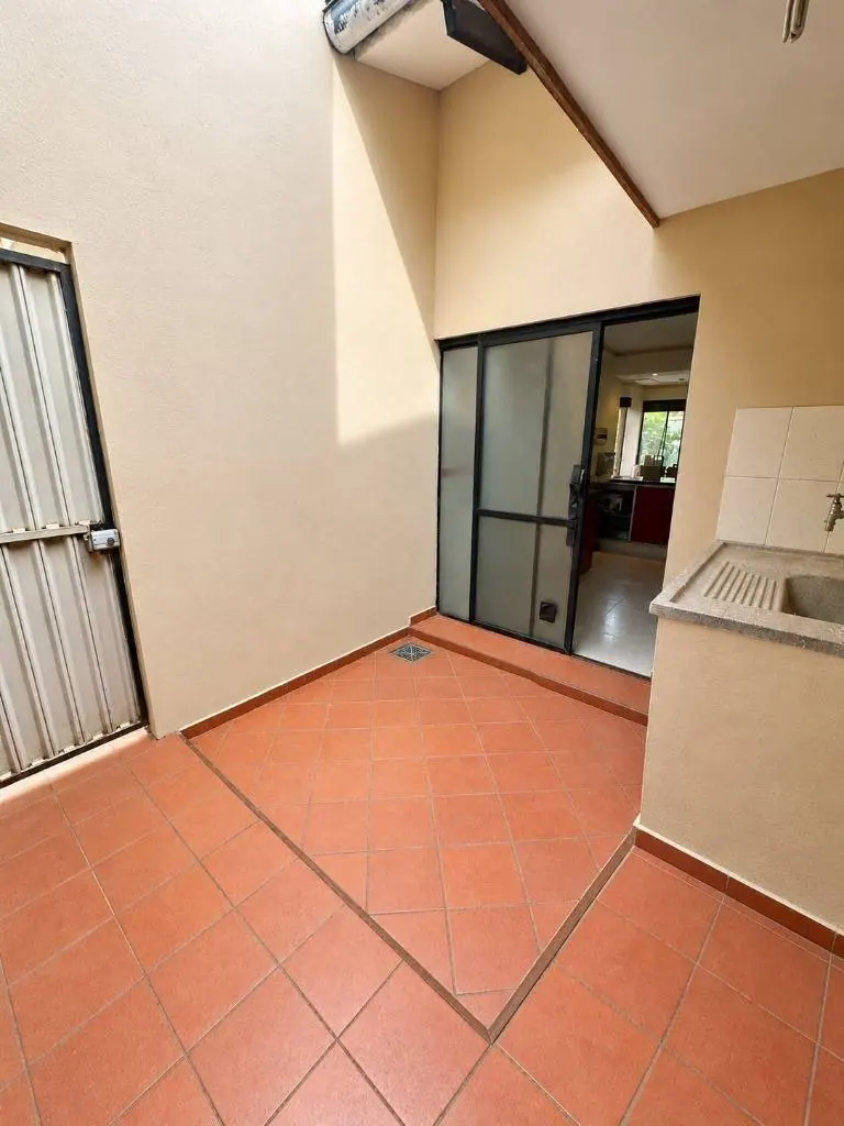 3-bedroom house for anticrético on Av. Banzer, North Zone: foto 13 de 30