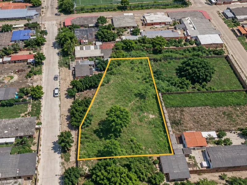 Terreno de 1.731 m² en venta en Satélite Norte, Warnes: foto 1 de 3