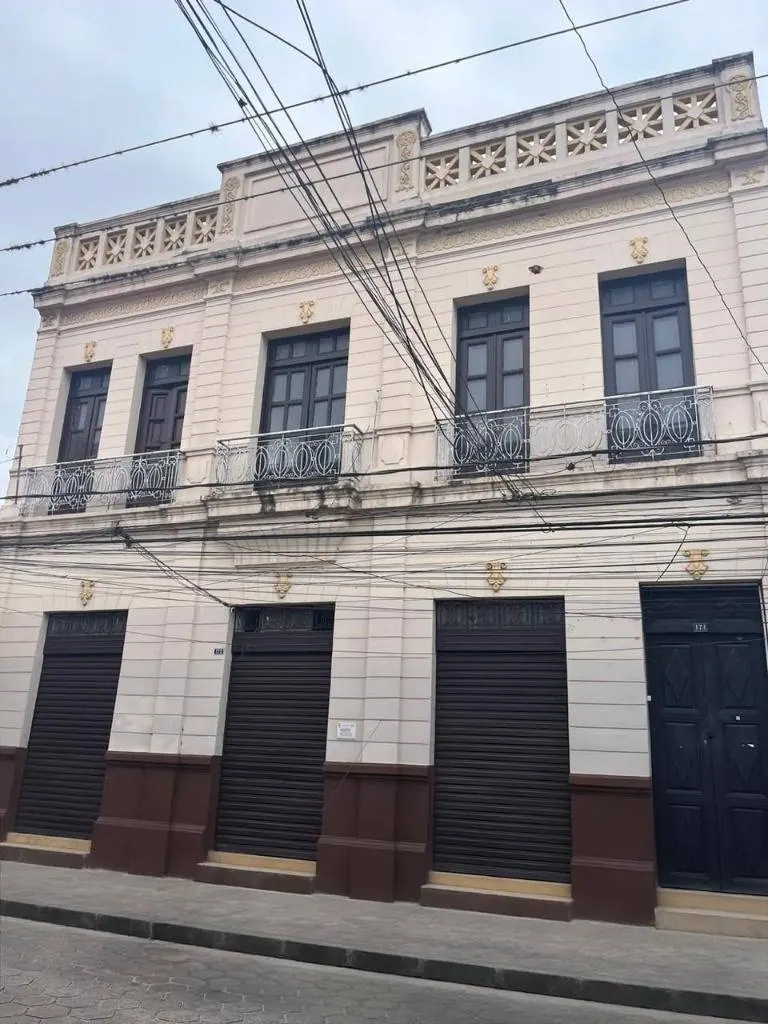 Casa de 8 dormitorios en venta en el Centro, calle Independencia