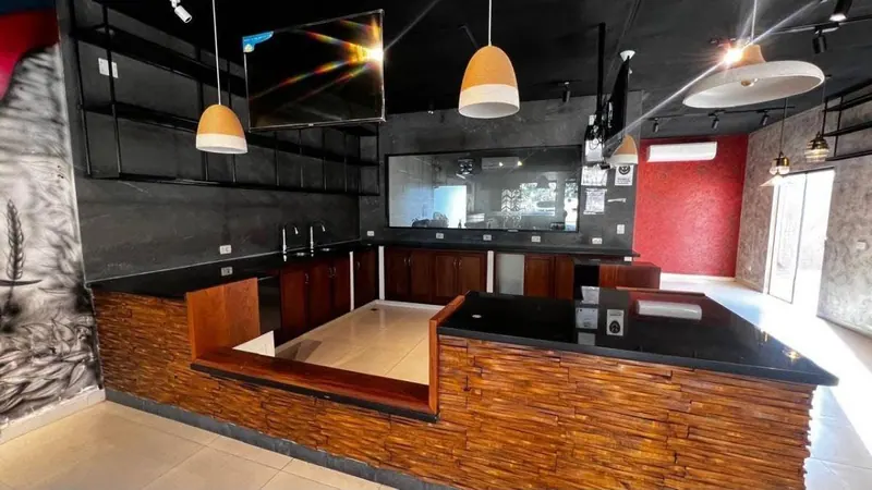 Commercial-use house for sale on Avenida G77, North Zone: foto 3 de 14
