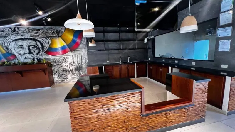 Commercial-use house for sale on Avenida G77, North Zone: foto 5 de 14