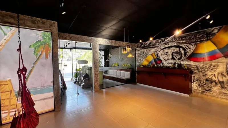 Commercial-use house for sale on Avenida G77, North Zone: foto 6 de 14