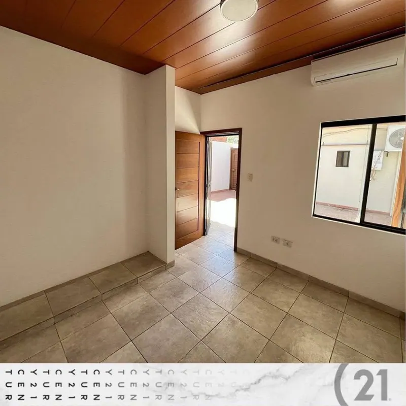 Commercial-use house for sale on Avenida G77, North Zone: foto 11 de 14