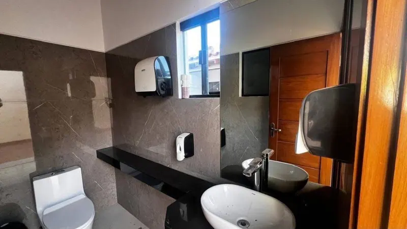 Commercial-use house for sale on Avenida G77, North Zone: foto 13 de 14