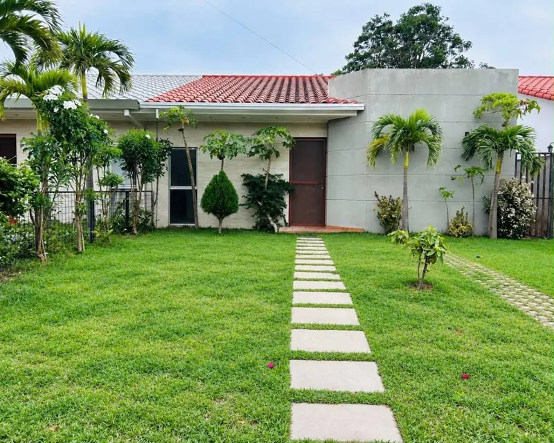 Casa de una planta de 3 dormitorios en venta en Norte Verde, Warnes