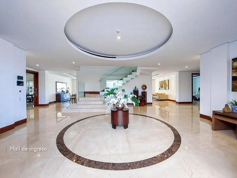 Casa amoblada con piscina en venta en Colinas del Urubó, Sector 2: foto 2 de 17