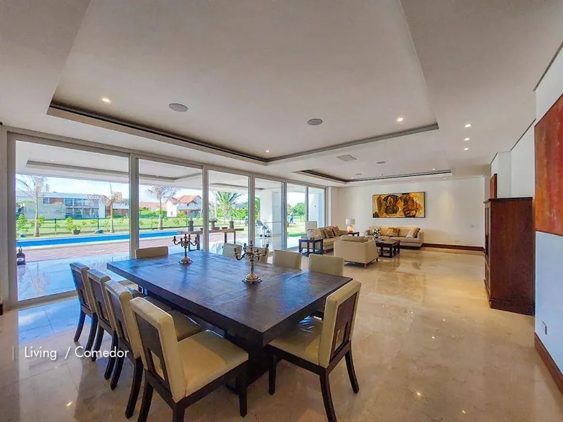 Casa amoblada con piscina en venta en Colinas del Urubó, Sector 2: foto 4 de 17