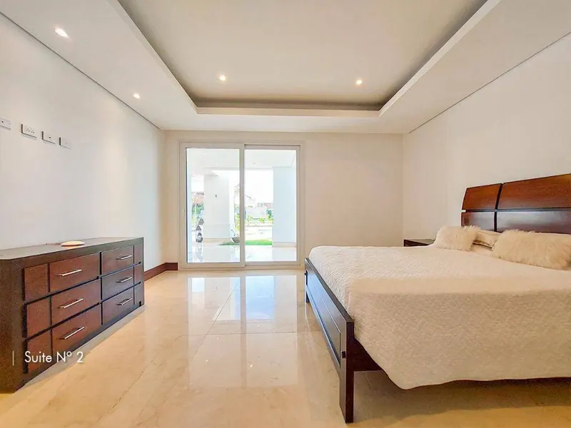 Casa amoblada con piscina en venta en Colinas del Urubó, Sector 2: foto 11 de 17