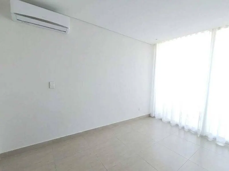 Departamento de 2 dormitorios en venta en el edificio T25, Equipetrol: foto 6 de 8