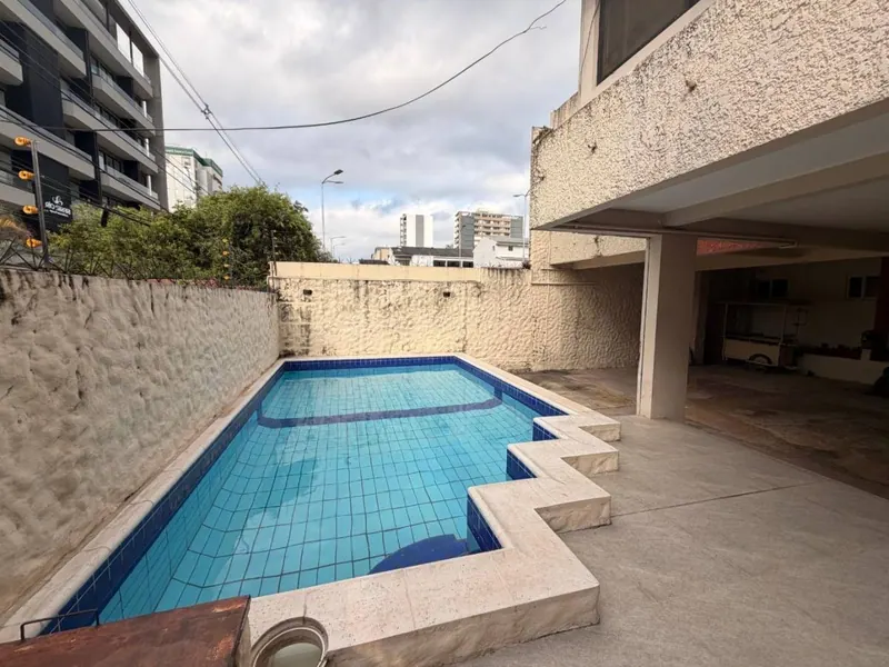135 m² duplex apartment for sale in Equipetrol, Sirari